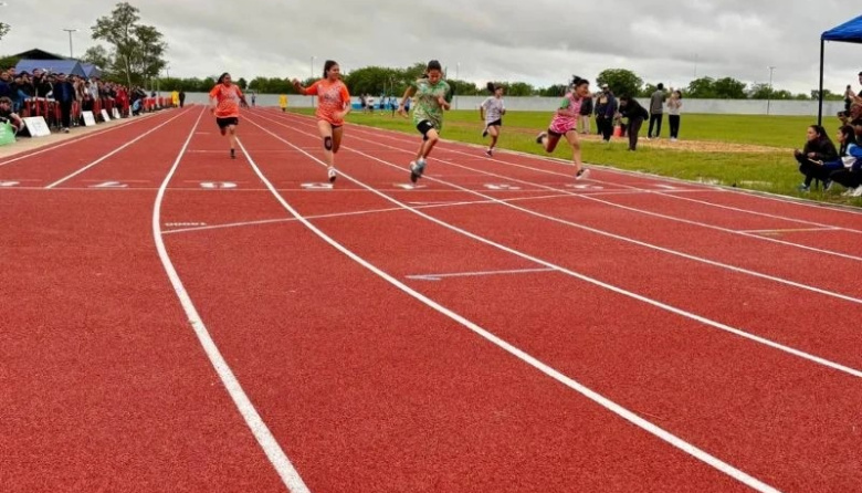 La flamante pista de atletismo de Formosa ya tiene a sus primeros campeones